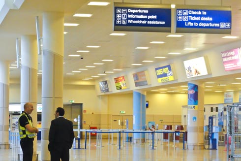 Terminal odprawy na lotnisku Doncaster Sheffield Robin Hood Airport