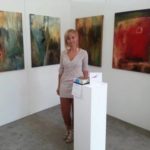 Katrina Sadrak na wystawie swoich prac w Doncaster