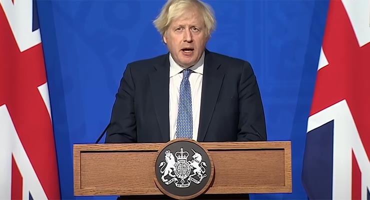 Boris Johnson premier Wielkiej Brytanii wprowadza plan b i nowe obostrzenie w związku z pandemią